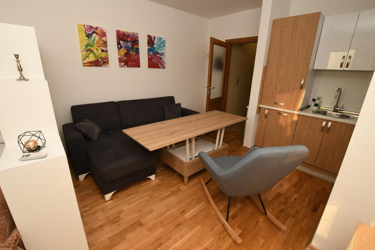 Sky Way Studio Apartment Sarajevo Bagian luar foto