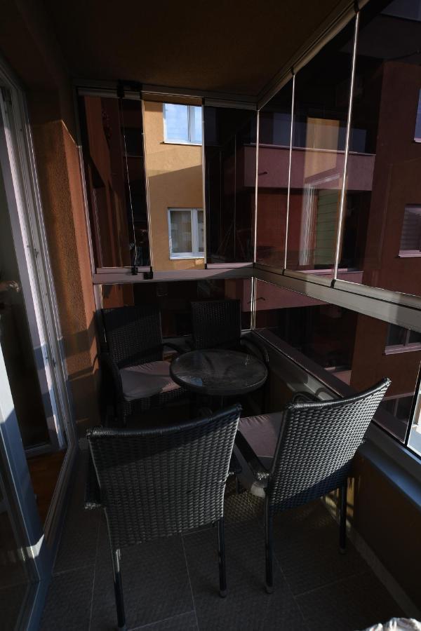 Sky Way Studio Apartment Sarajevo Bagian luar foto